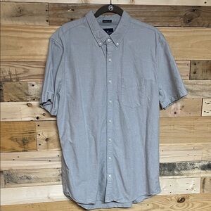 American Eagle Outfitters size XLT Light Gray Short Sleeve Button Down Shirt